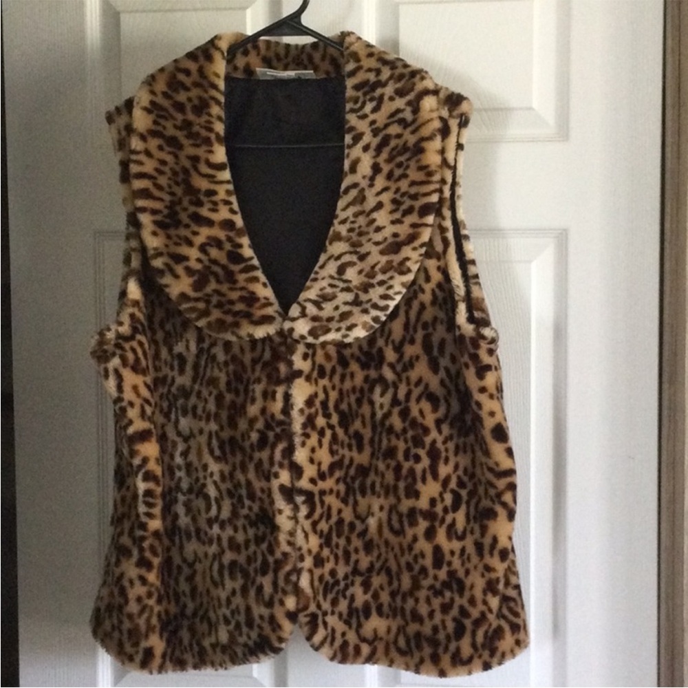 Leopard Print Faux Fur Vest